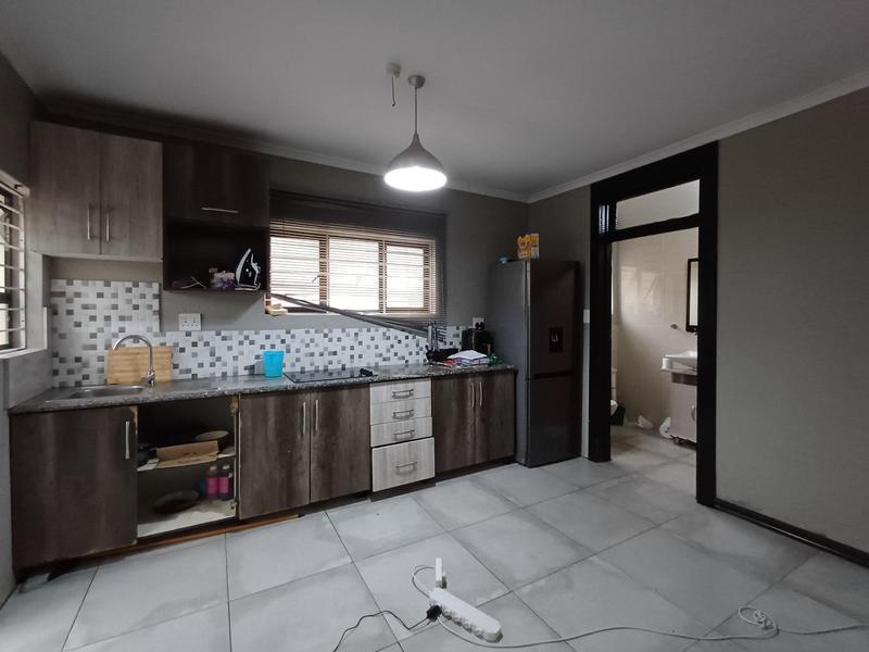 To Let 2 Bedroom Property for Rent in Durban North KwaZulu-Natal