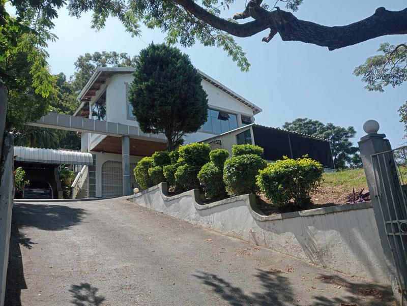 5 Bedroom Property for Sale in Chatsworth KwaZulu-Natal