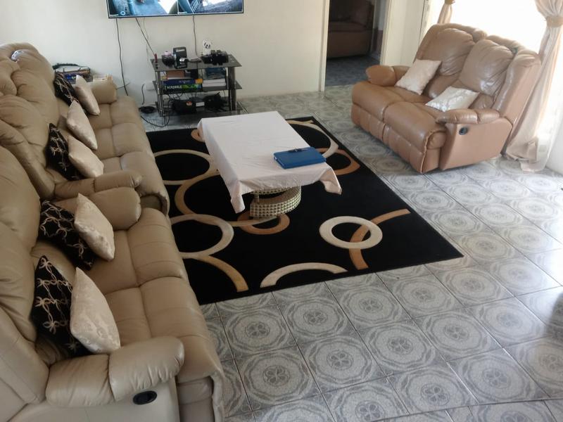 5 Bedroom Property for Sale in Chatsworth KwaZulu-Natal