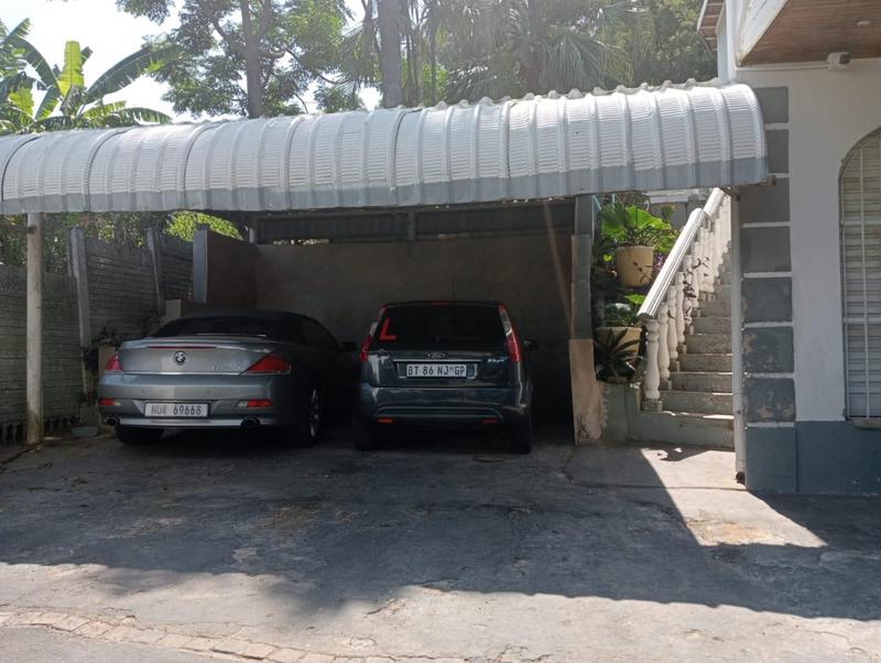 5 Bedroom Property for Sale in Chatsworth KwaZulu-Natal