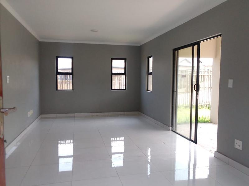To Let 3 Bedroom Property for Rent in Shakaskraal KwaZulu-Natal