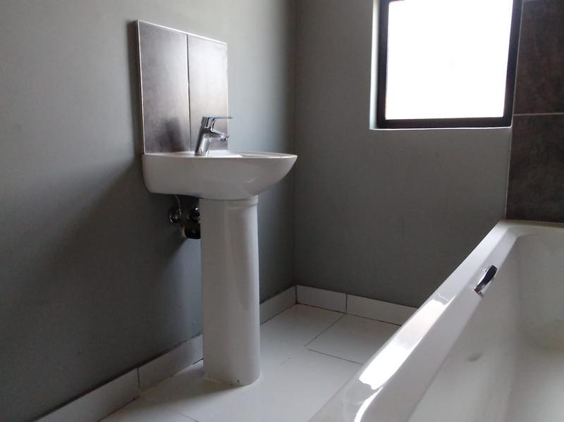 To Let 3 Bedroom Property for Rent in Shakaskraal KwaZulu-Natal