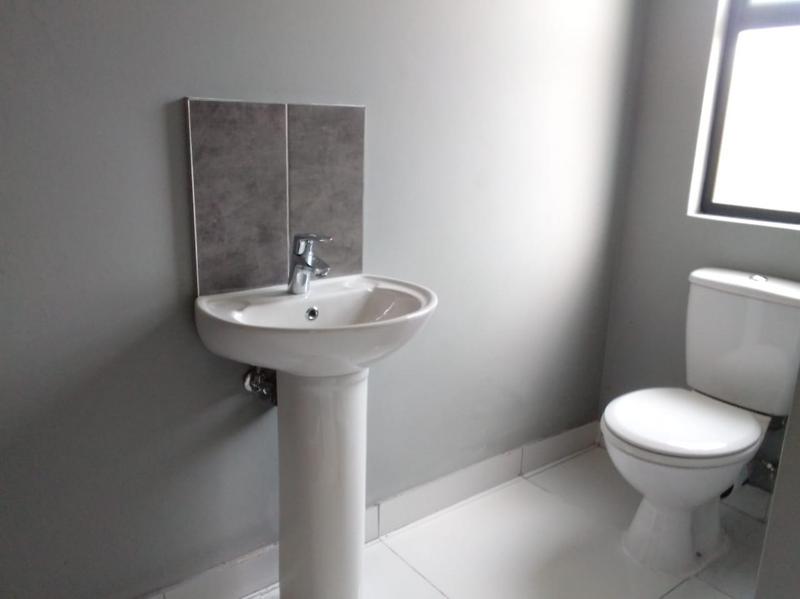 To Let 3 Bedroom Property for Rent in Shakaskraal KwaZulu-Natal