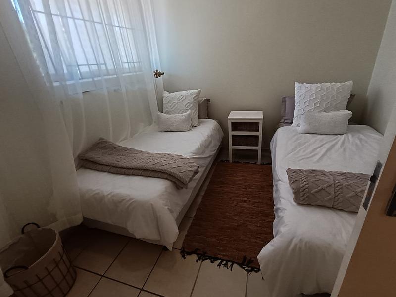 To Let 3 Bedroom Property for Rent in Margate Beach KwaZulu-Natal