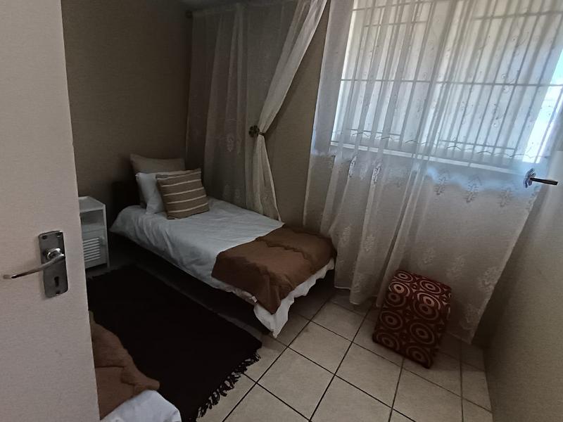 To Let 3 Bedroom Property for Rent in Margate Beach KwaZulu-Natal