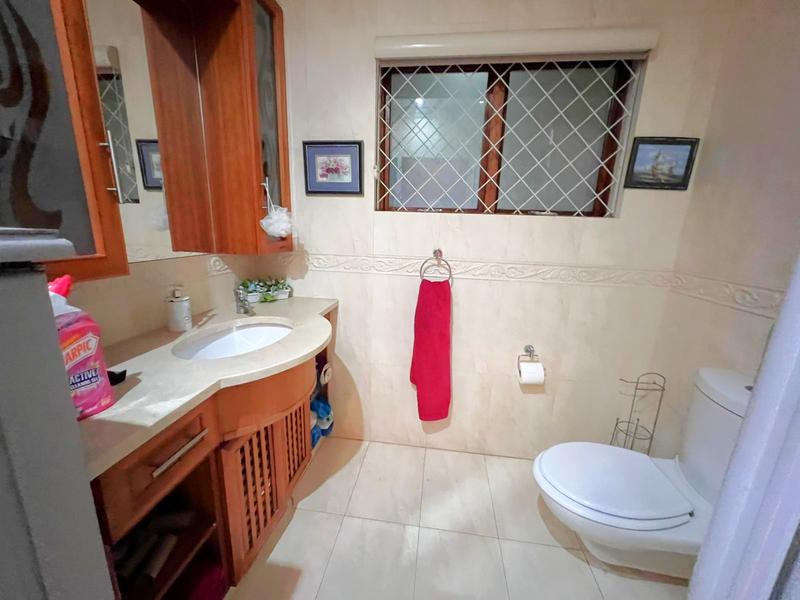 To Let 3 Bedroom Property for Rent in Manaba Beach KwaZulu-Natal