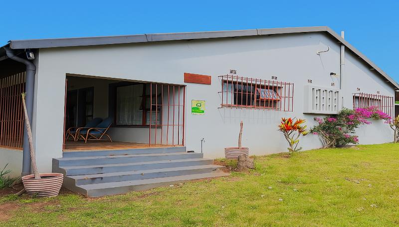 To Let 4 Bedroom Property for Rent in Port Edward KwaZulu-Natal