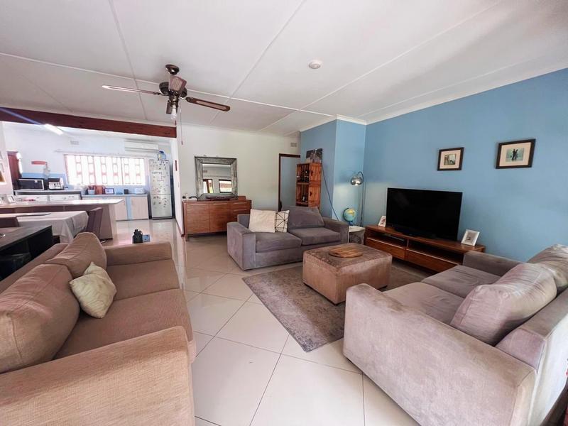 To Let 4 Bedroom Property for Rent in Port Edward KwaZulu-Natal