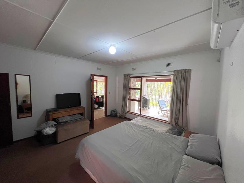 To Let 4 Bedroom Property for Rent in Port Edward KwaZulu-Natal