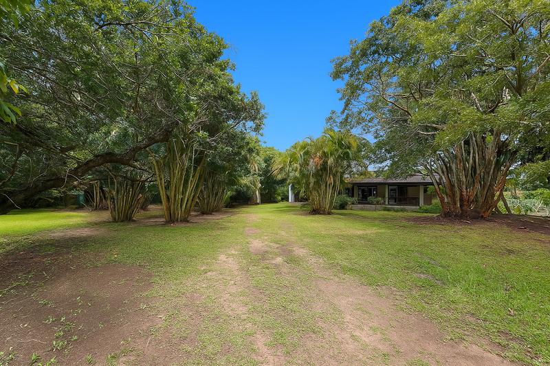 To Let 4 Bedroom Property for Rent in Port Edward KwaZulu-Natal