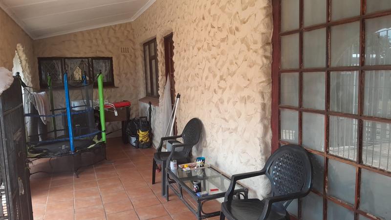 6 Bedroom Property for Sale in Uvongo KwaZulu-Natal