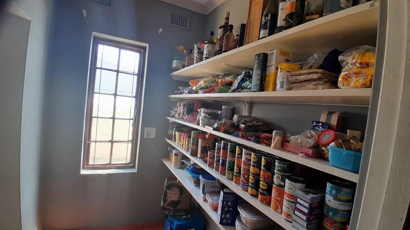 6 Bedroom Property for Sale in Uvongo KwaZulu-Natal