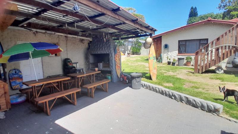 6 Bedroom Property for Sale in Uvongo KwaZulu-Natal