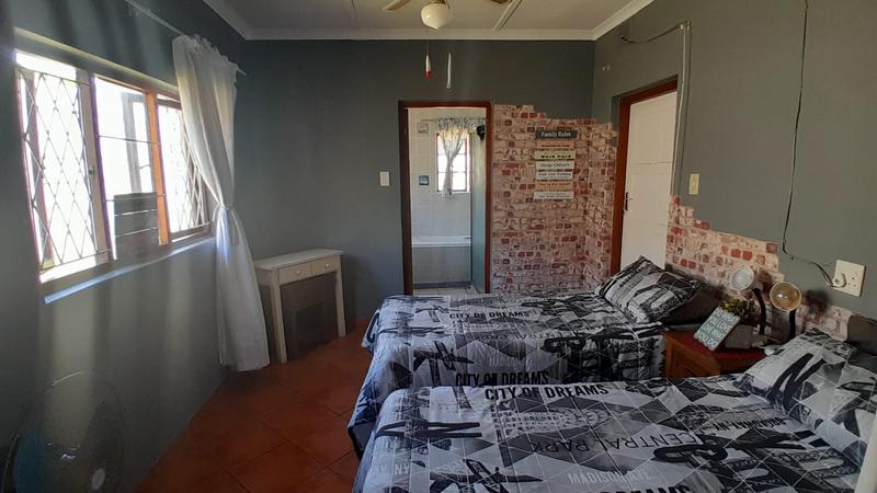 6 Bedroom Property for Sale in Uvongo KwaZulu-Natal