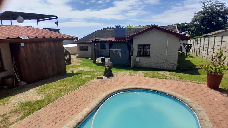 6 Bedroom Property for Sale in Uvongo KwaZulu-Natal