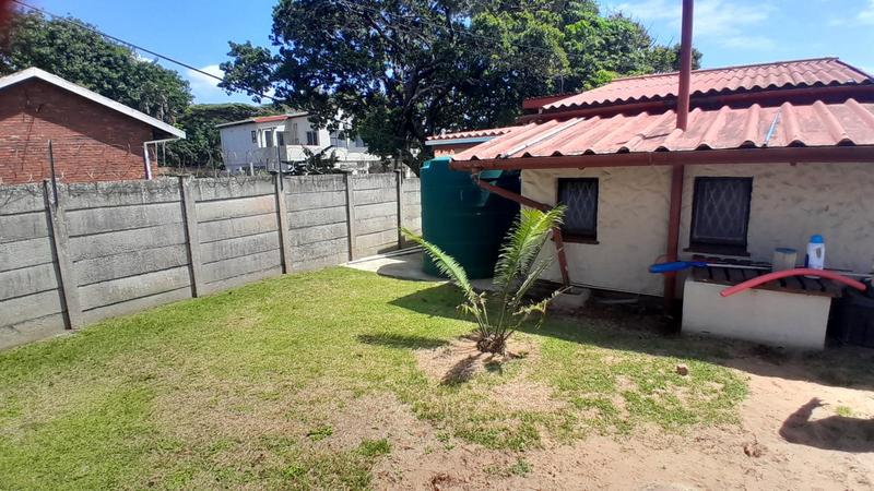 6 Bedroom Property for Sale in Uvongo KwaZulu-Natal