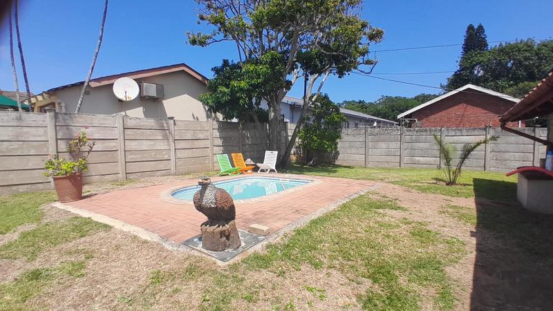 6 Bedroom Property for Sale in Uvongo KwaZulu-Natal