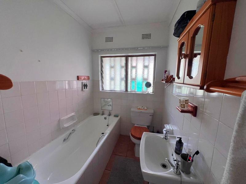 4 Bedroom Property for Sale in Port Edward KwaZulu-Natal