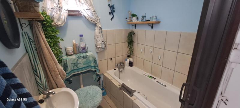 5 Bedroom Property for Sale in St Michaels On Sea KwaZulu-Natal