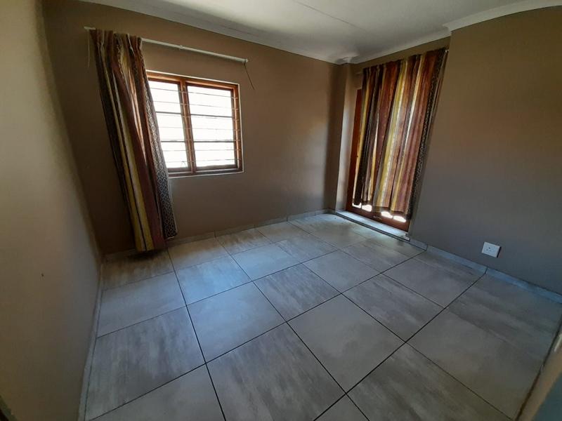 5 Bedroom Property for Sale in St Michaels On Sea KwaZulu-Natal