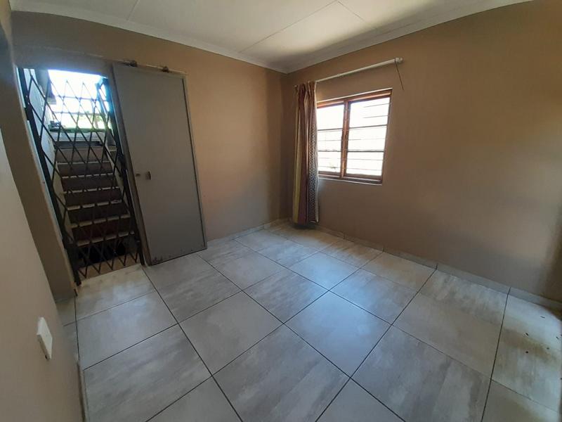 5 Bedroom Property for Sale in St Michaels On Sea KwaZulu-Natal