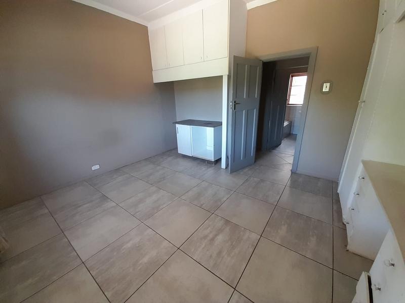 5 Bedroom Property for Sale in St Michaels On Sea KwaZulu-Natal