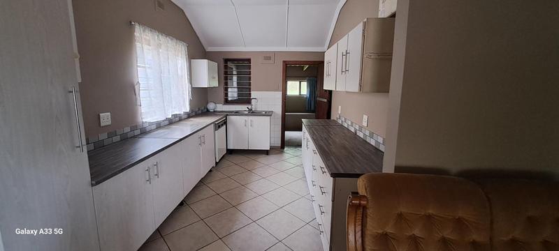 5 Bedroom Property for Sale in St Michaels On Sea KwaZulu-Natal