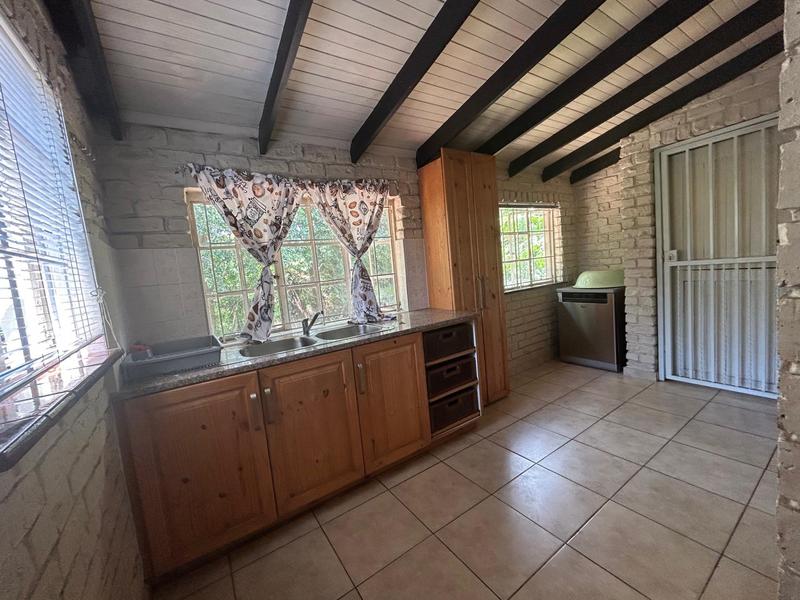 6 Bedroom Property for Sale in Yellowwood Park KwaZulu-Natal