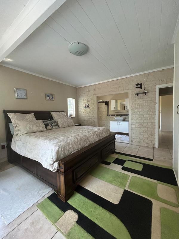 6 Bedroom Property for Sale in Yellowwood Park KwaZulu-Natal