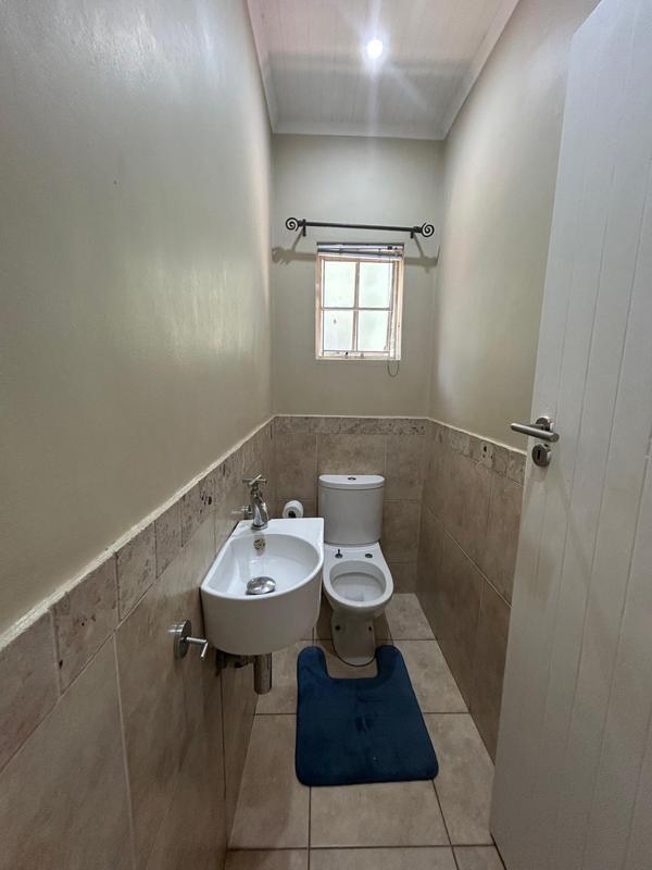 6 Bedroom Property for Sale in Yellowwood Park KwaZulu-Natal