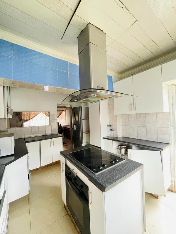 2 Bedroom Property for Sale in Umlazi KwaZulu-Natal