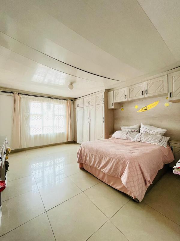 2 Bedroom Property for Sale in Umlazi KwaZulu-Natal