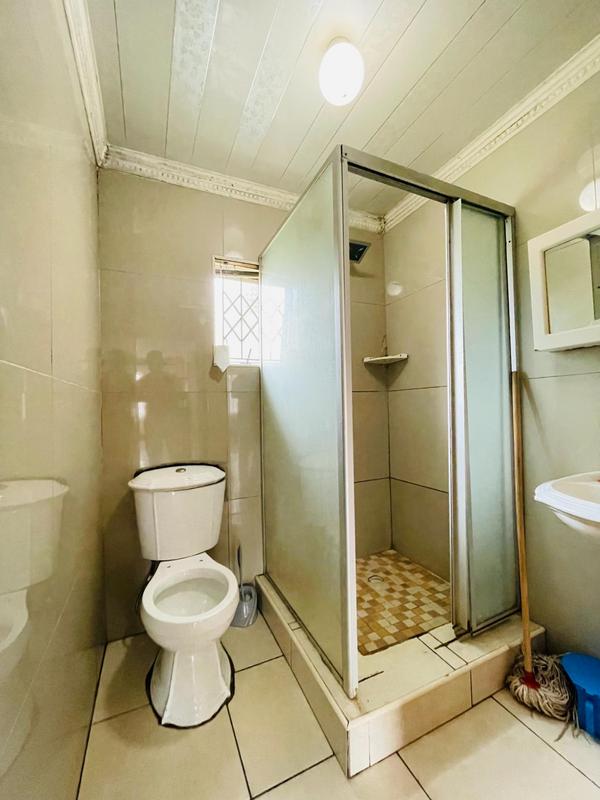 2 Bedroom Property for Sale in Umlazi KwaZulu-Natal