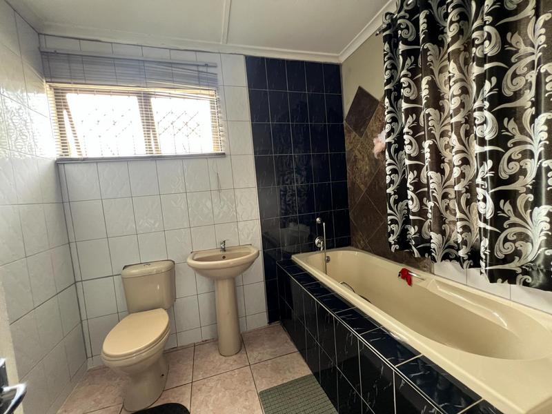 4 Bedroom Property for Sale in Castlehill KwaZulu-Natal