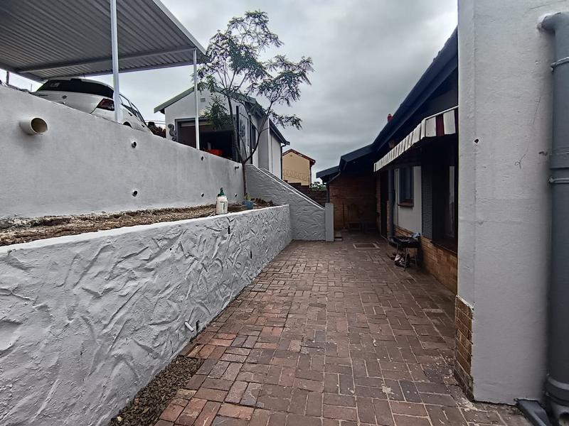 4 Bedroom Property for Sale in Riyadh KwaZulu-Natal