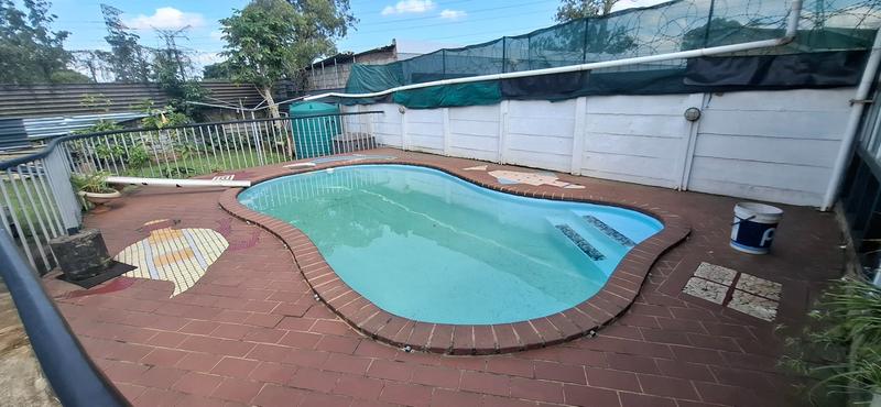 5 Bedroom Property for Sale in Manor KwaZulu-Natal