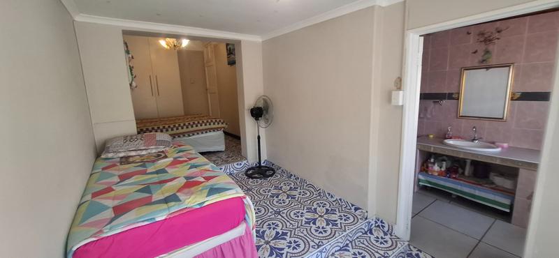 5 Bedroom Property for Sale in Manor KwaZulu-Natal