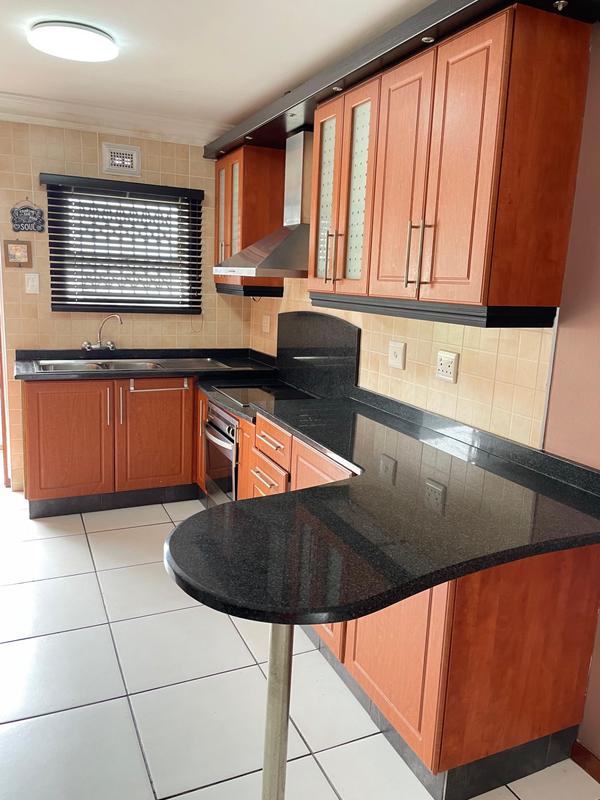 To Let 2 Bedroom Property for Rent in Bluff KwaZulu-Natal