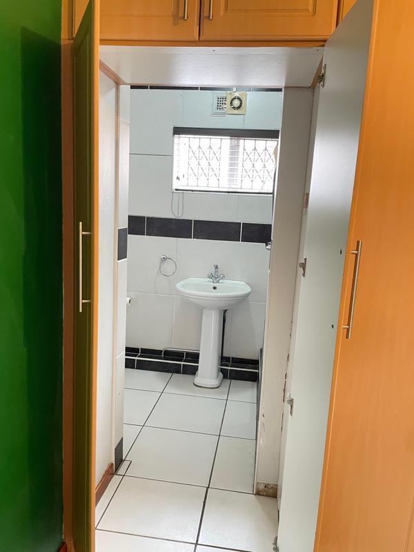 To Let 2 Bedroom Property for Rent in Bluff KwaZulu-Natal