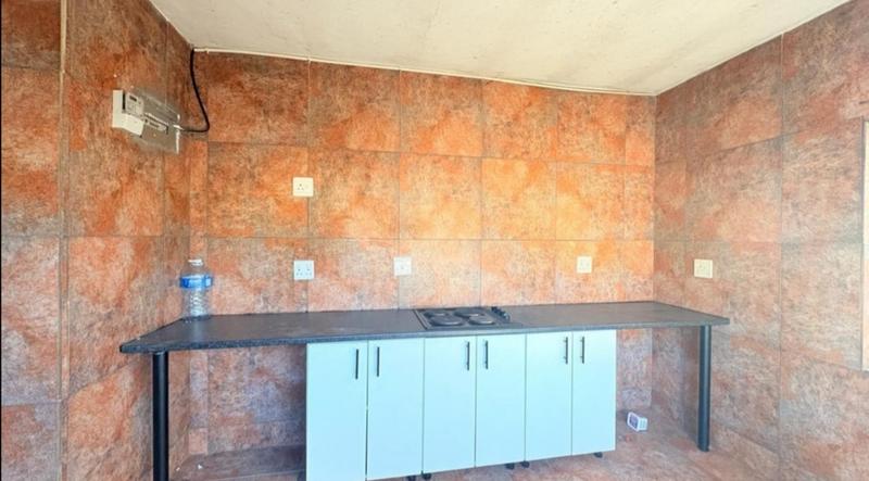 To Let 1 Bedroom Property for Rent in Hillary KwaZulu-Natal