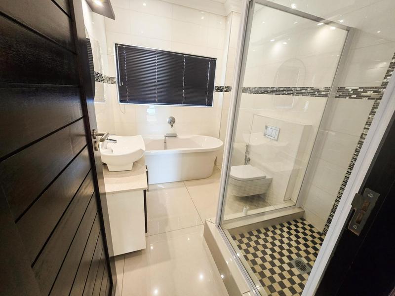 4 Bedroom Property for Sale in Izinga Ridge KwaZulu-Natal