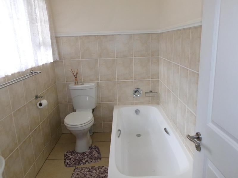 2 Bedroom Property for Sale in Uvongo Beach KwaZulu-Natal