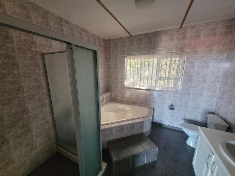 4 Bedroom Property for Sale in Manaba Beach KwaZulu-Natal