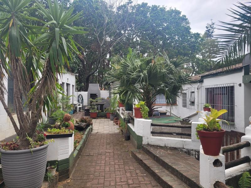 10 Bedroom Property for Sale in Manaba Beach KwaZulu-Natal