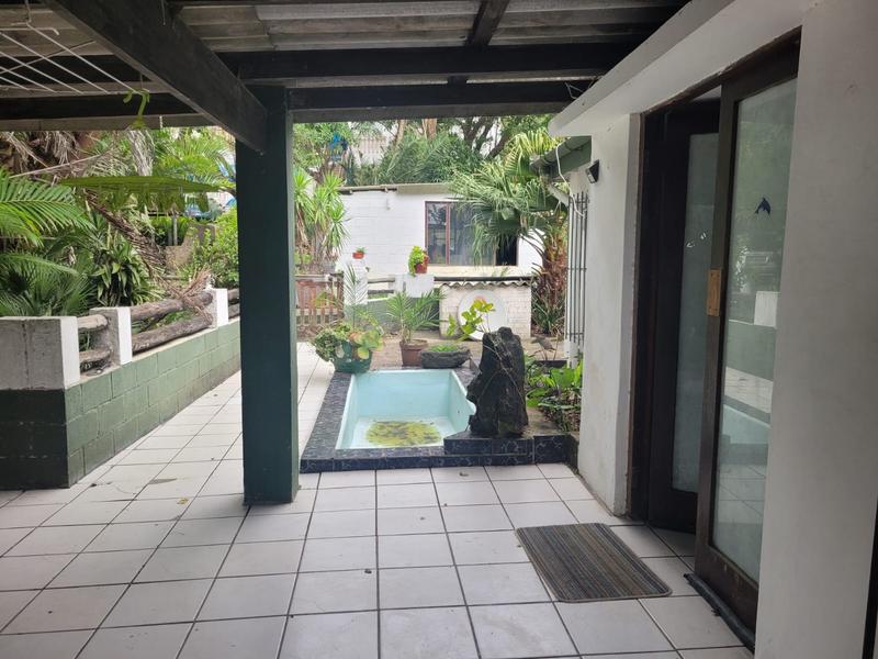 10 Bedroom Property for Sale in Manaba Beach KwaZulu-Natal