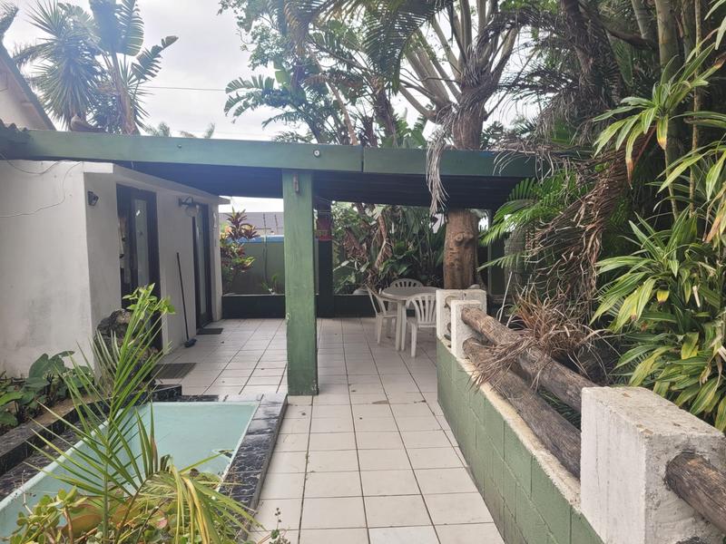 10 Bedroom Property for Sale in Manaba Beach KwaZulu-Natal