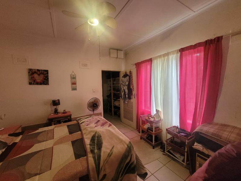 10 Bedroom Property for Sale in Manaba Beach KwaZulu-Natal