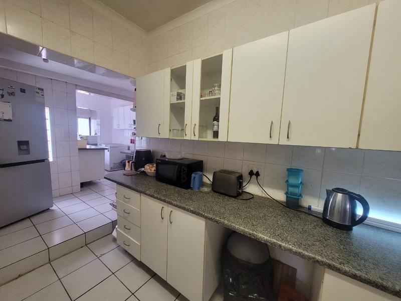 10 Bedroom Property for Sale in Manaba Beach KwaZulu-Natal