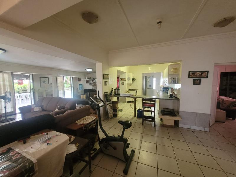 10 Bedroom Property for Sale in Manaba Beach KwaZulu-Natal