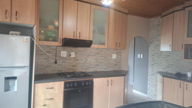 5 Bedroom Property for Sale in Kharwastan KwaZulu-Natal